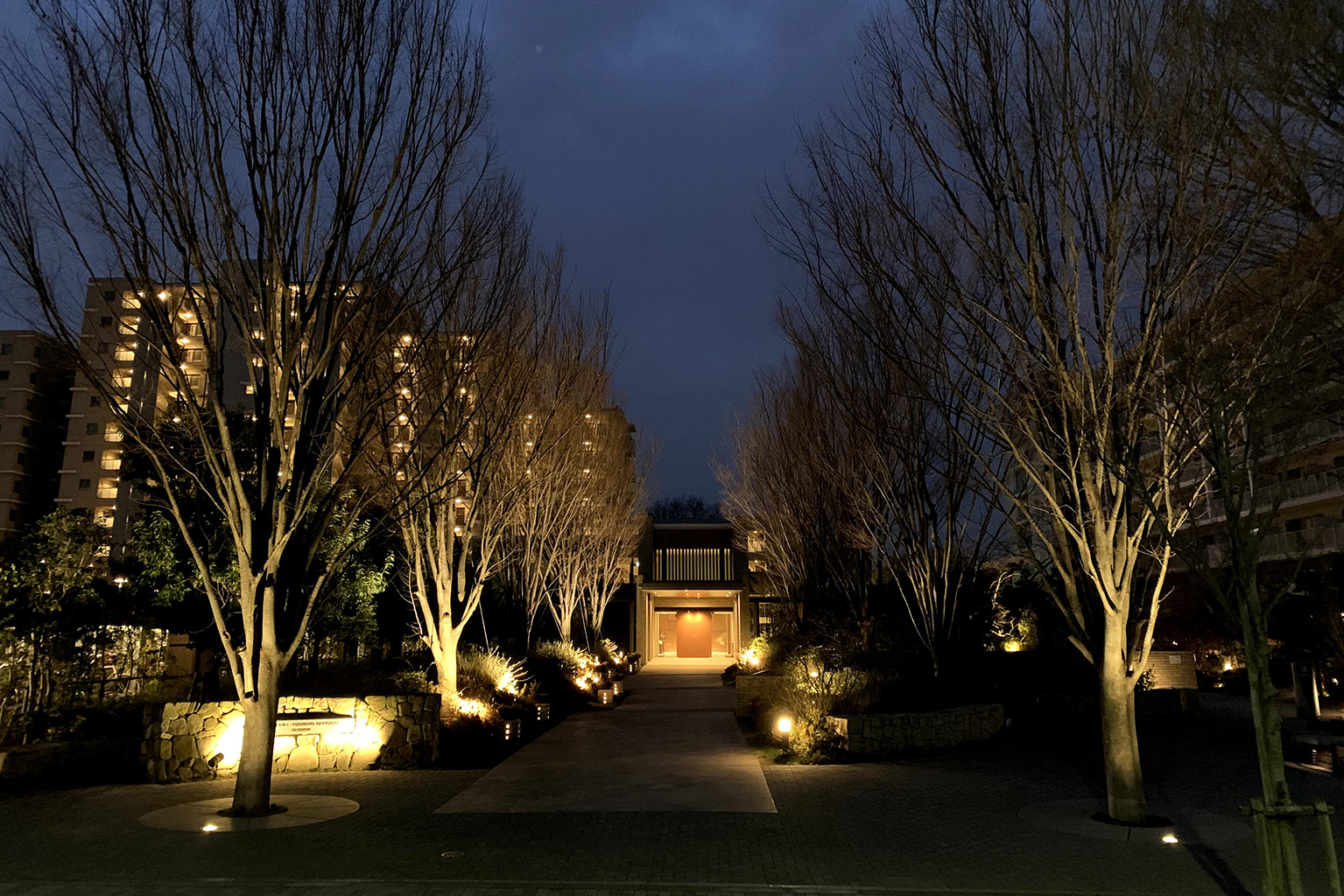 エントランス(夜景)